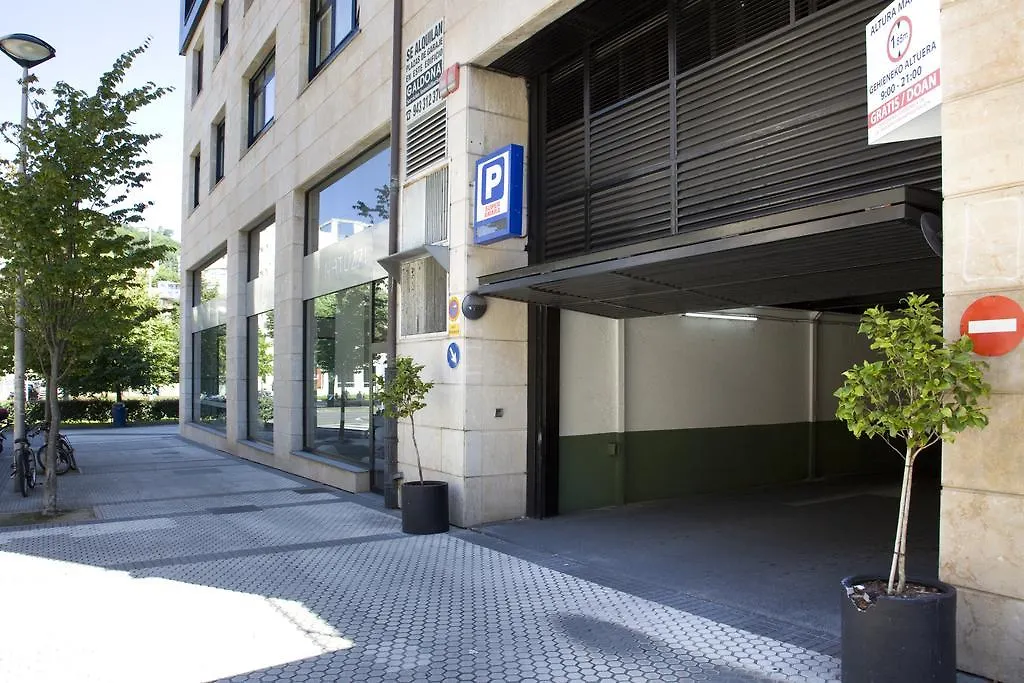 Pensión T5 Donostia Suites-1