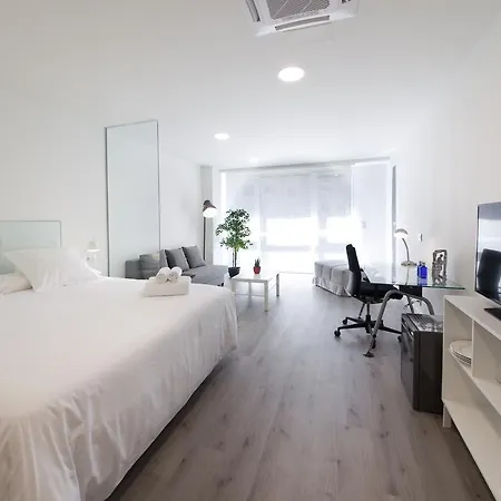 Pensión T5 Donostia Suites-3